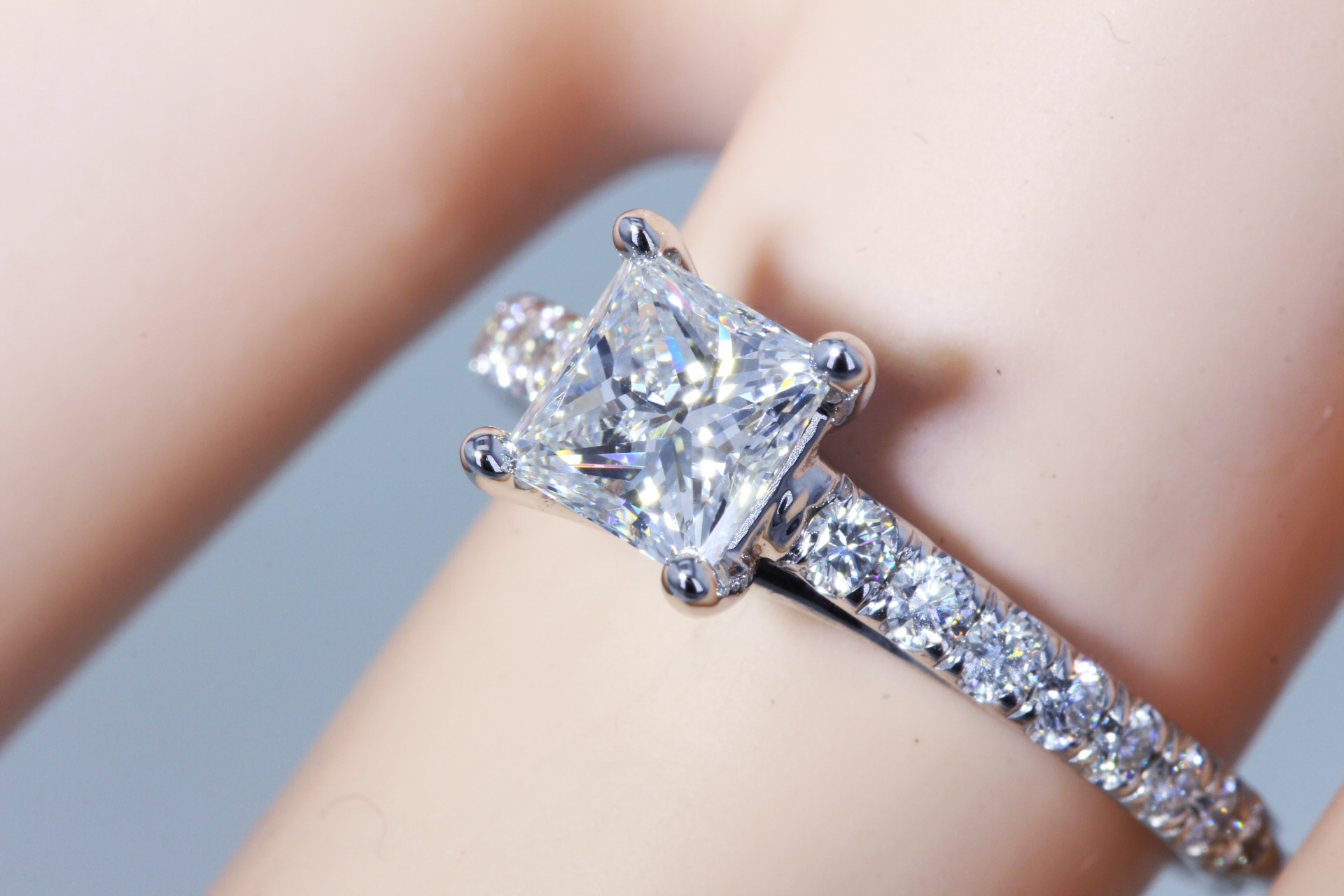 Princess Cut Diamond Engagement Rings: Explore 1ct, 2ct, 3ct+