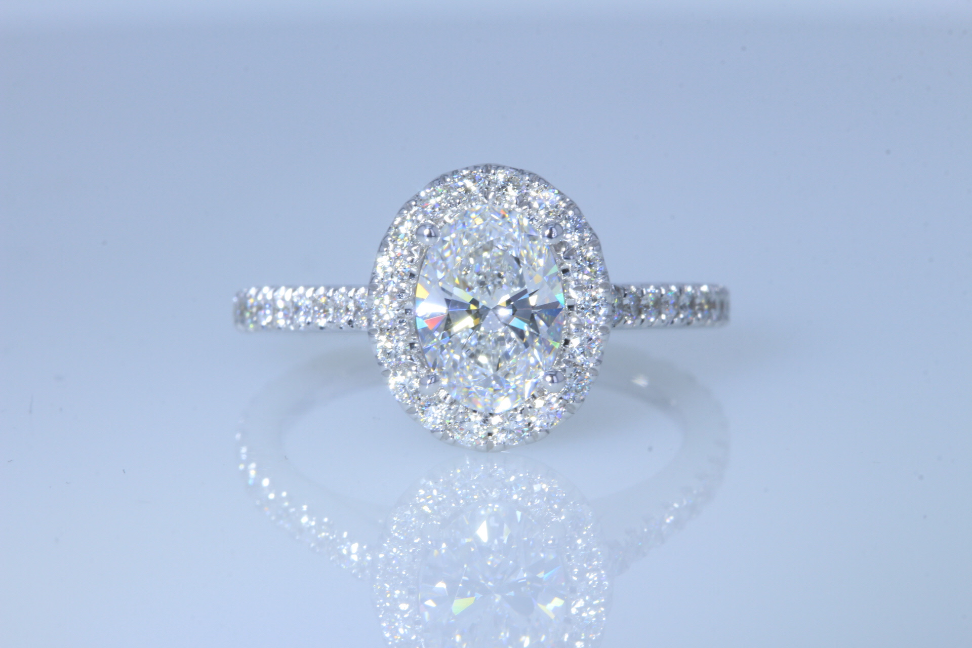 Oval vs. Cushion Cut: What's the Difference? | Diamond Nexus