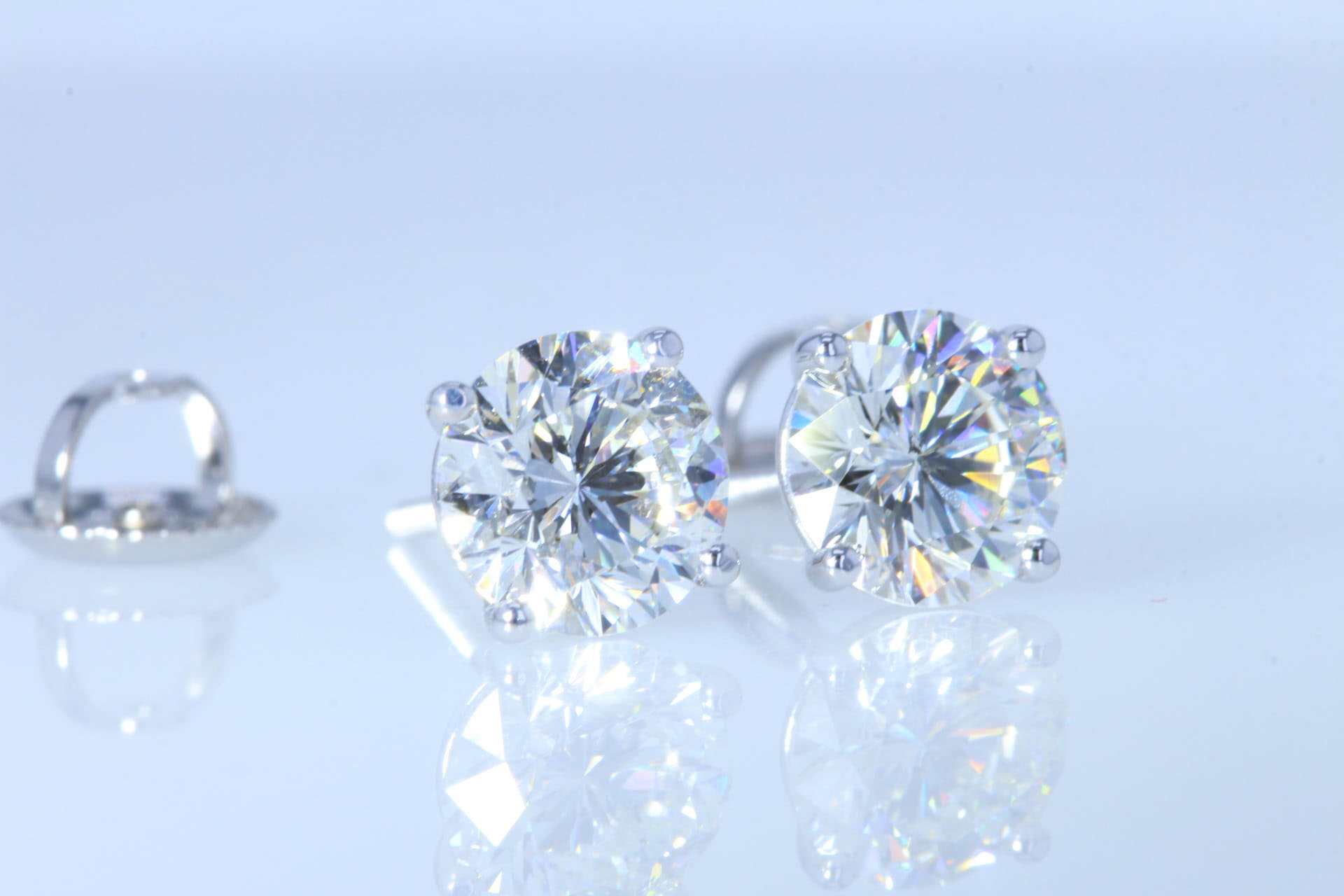 Cubic Zirconia & Diamond Simulant Earrings | Hoops, Studs & Drops - Lovisa